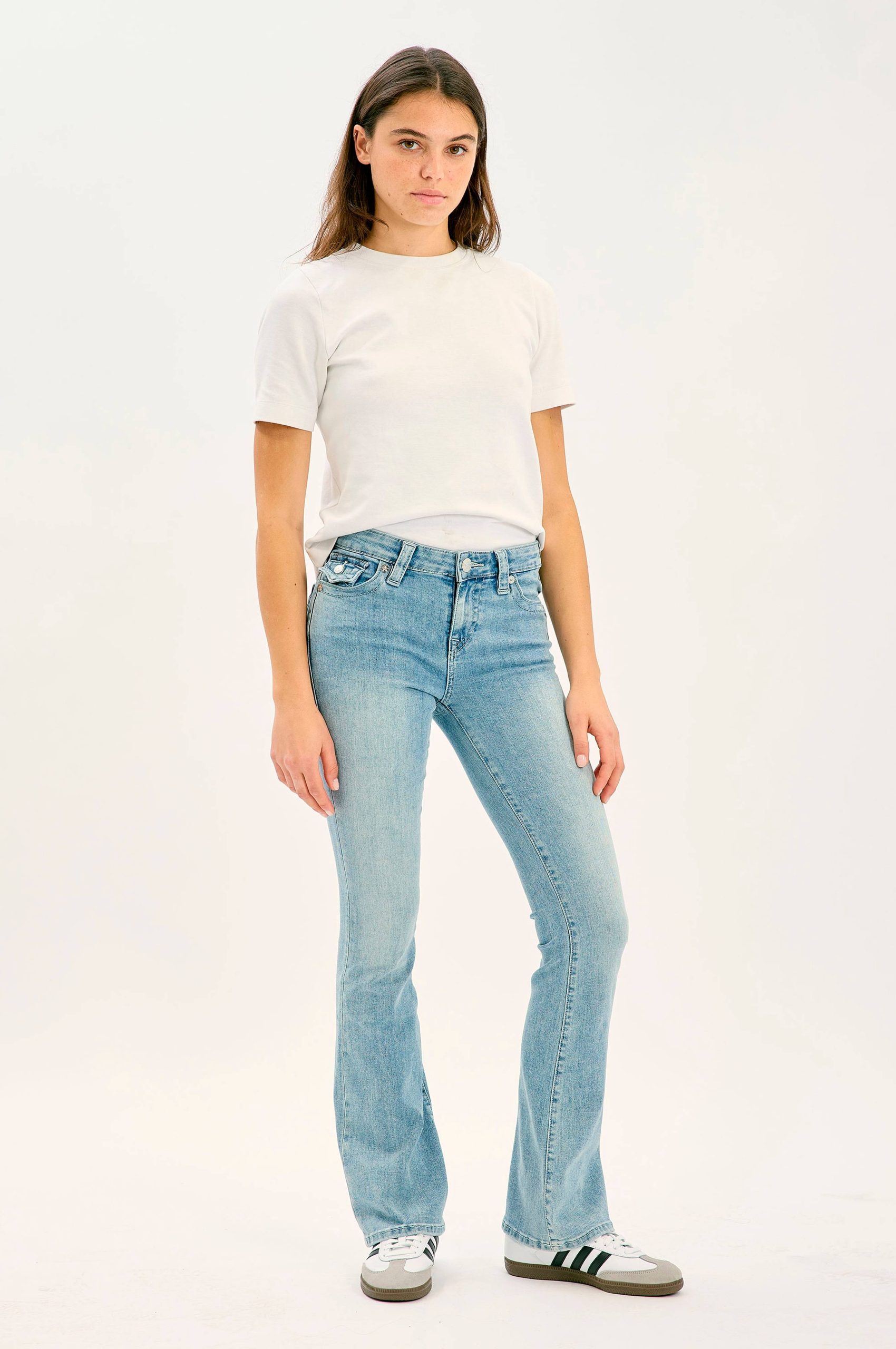 Jeans Becca Mid Rise Boot Cut Flap v:3572092