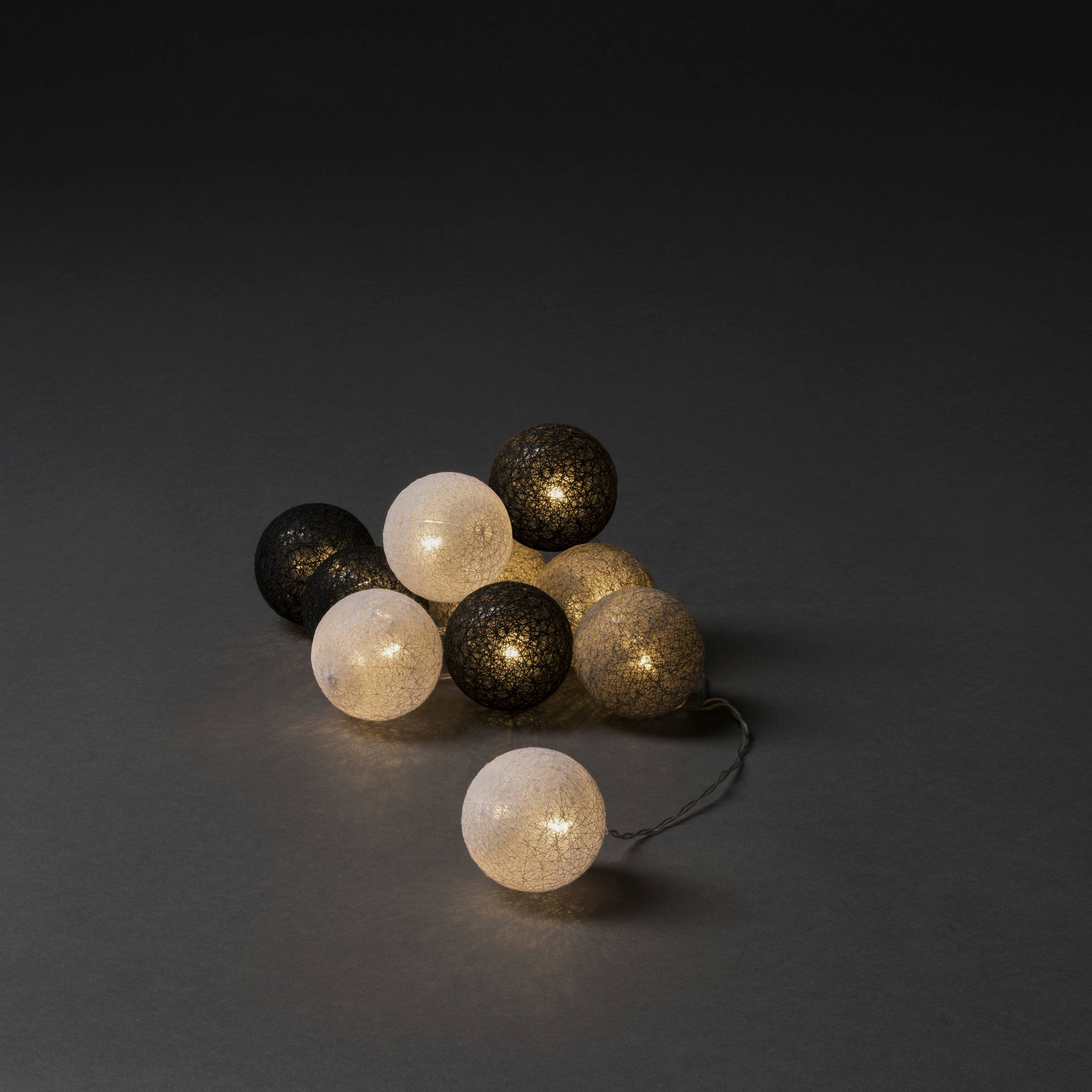B/O Bomullskuler, lysslynge med 10 LED v:1949803 B/O Bomullskuler, lysslynge med 10 LED v:1949803