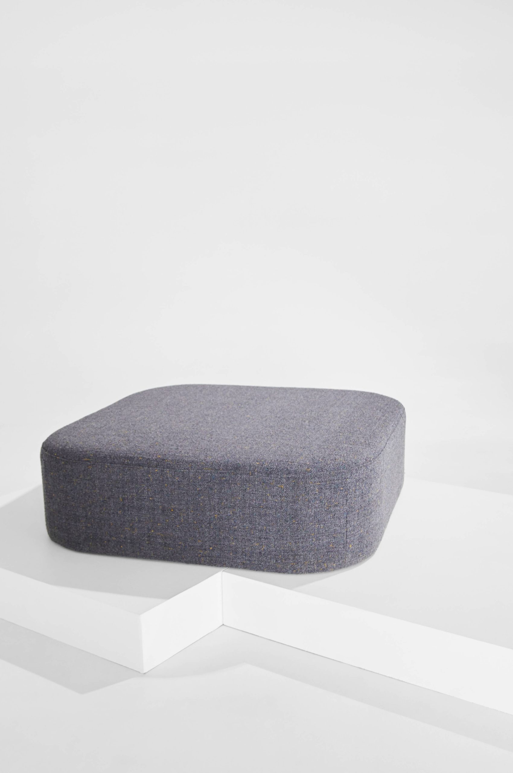 Ava stor puff i boucle 100x100 cm v:2132884